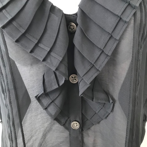 Banana Republic Medium Sheer Sleeveless - Picture 2 of 4